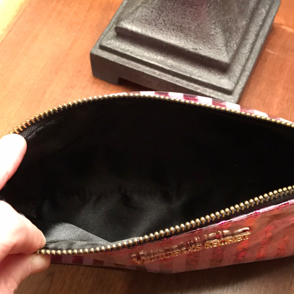 Victoria's Secret makeup bag - Picture 3 of 3